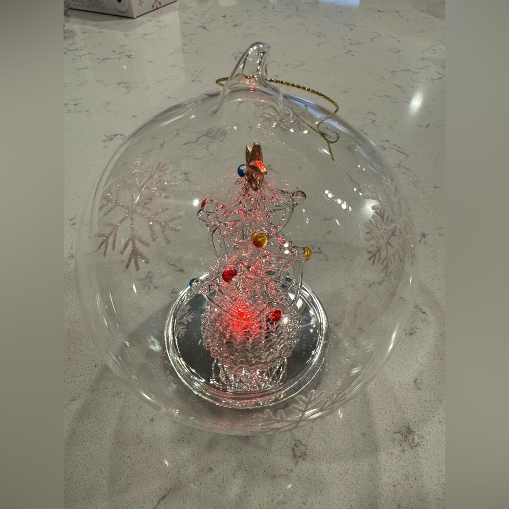 Robert Stanley Christmas Tree Ornament Glass Globe Led Color Changing Lights